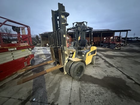 cat-2p6000-mast-forklift #6085